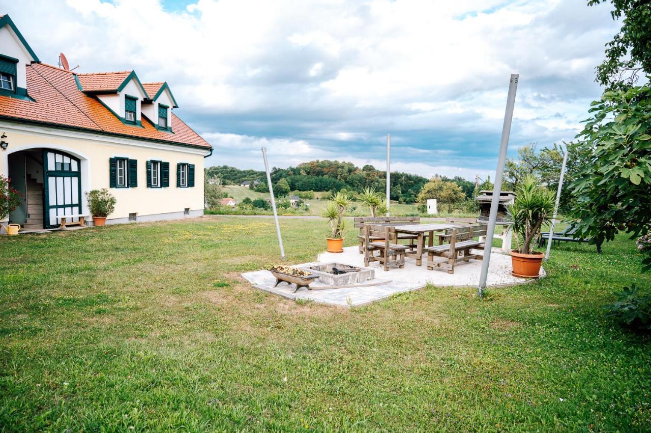 Landhaus Dasthomas Henndorf im Burgenland Екстер'єр фото